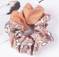 gumka do włosów scrunchie frotka wzory kolor brzoskwiniowy.png