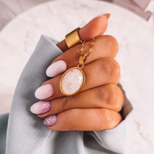 NASZYJNIK MEDALION Z KAMIENIEM NATURALNYM KRYSZTAŁ GÓRSKI STAL SZLACHETNA