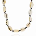 naszyjnik muszelki na czarnym sznurku choker .jpg