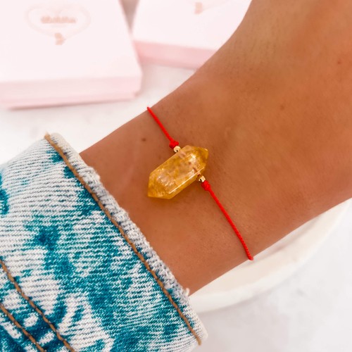 BRANSOLETKA NA CZERWONYM Z KAMIENIEM NATURALNYM CYTRYN