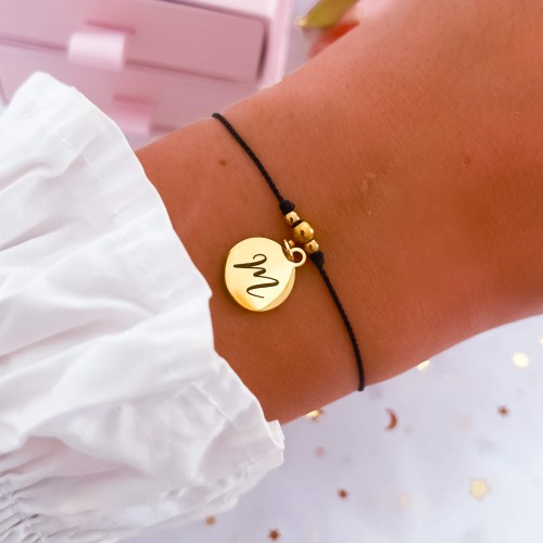 BRANSOLETKA Z GRAWEREM PERSONALIZACJA LITERKA STAL SZNUREK KOLOR CZARNY