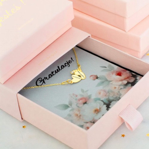 Naszyjnik srebro pozłacane próba 925 łańcuszek ze stópką i sercem grawer prezent z okazji narodzin dziecka .jpg