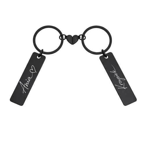 Komplet breloków dla par kolor czarny grawer - odręcznie pisane imiona magnetyczne serce