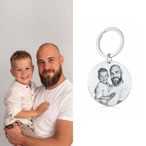 BRELOK OKRĄGŁY DLA TATY ZE ZDJĘCIEM GRAWEROWANYM W METALU KLASYCZNA FORMA, OSOBISTY CHARAKTER  