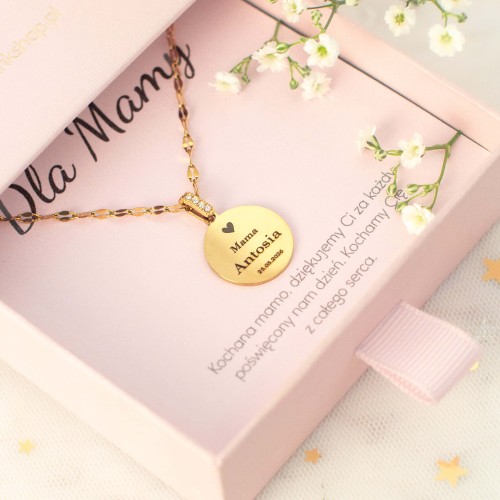 ZŁOTY NASZYJNIK Z GRAWEREM DLA MAMY IMIĘ I DATA PERSONALIZOWANY PREZENT DLA MAMY