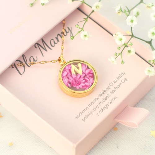 NASZYJNIK SEKRETNIK Z LITERKĄ PERSONALIZOWANY MEDALION Z KWIATAMI PREZENT 