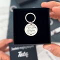 Brelok dla taty z grawerem imion dzieci – „wyjątkowy tata” personalizowany prezent